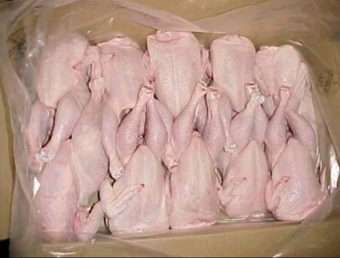 Cajas de pollo enteró pesa 50 lb's foto | AlKombomaster |  BizneCubano