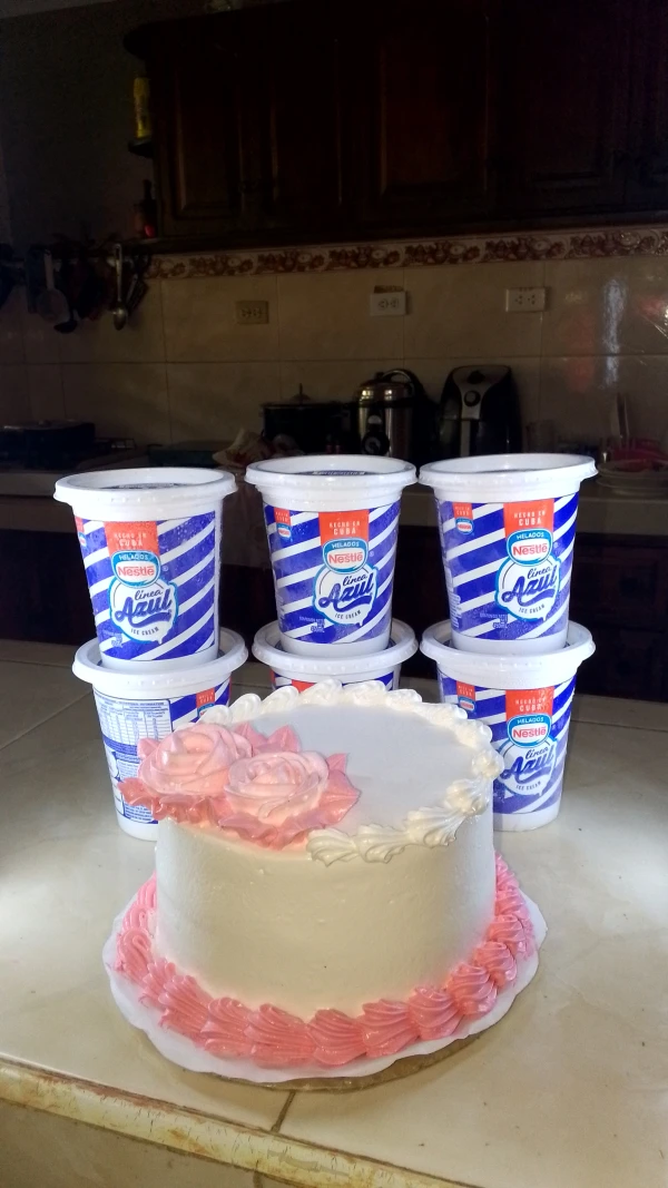 Helados y kake's foto | AlKombomaster |  BizneCubano