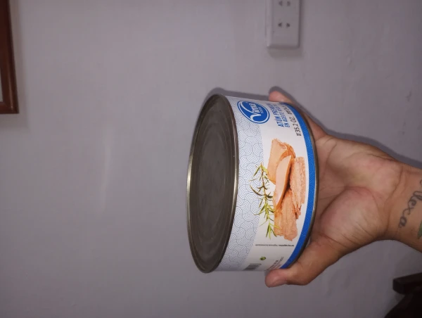 Latas de atún de 1 kilo's foto | AlKombomaster |  BizneCubano