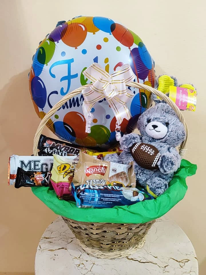 Regalo para niño's foto | AlKombomaster |  BizneCubano
