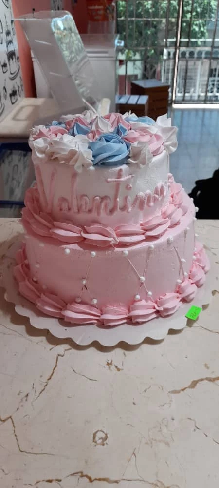 Kakes de dos pisos ( color y relleno al privado)'s foto | AlKombomaster |  BizneCubano