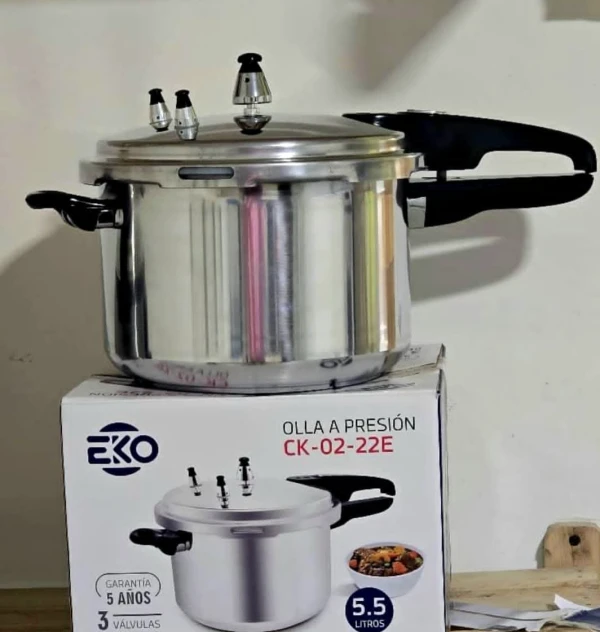 NUEVO PRECIO ❗️❗️ •Olla presión 5,5L Eko PARA TODO TIPO DE FOGÓN,'s foto | AlKombomaster |  BizneCubano