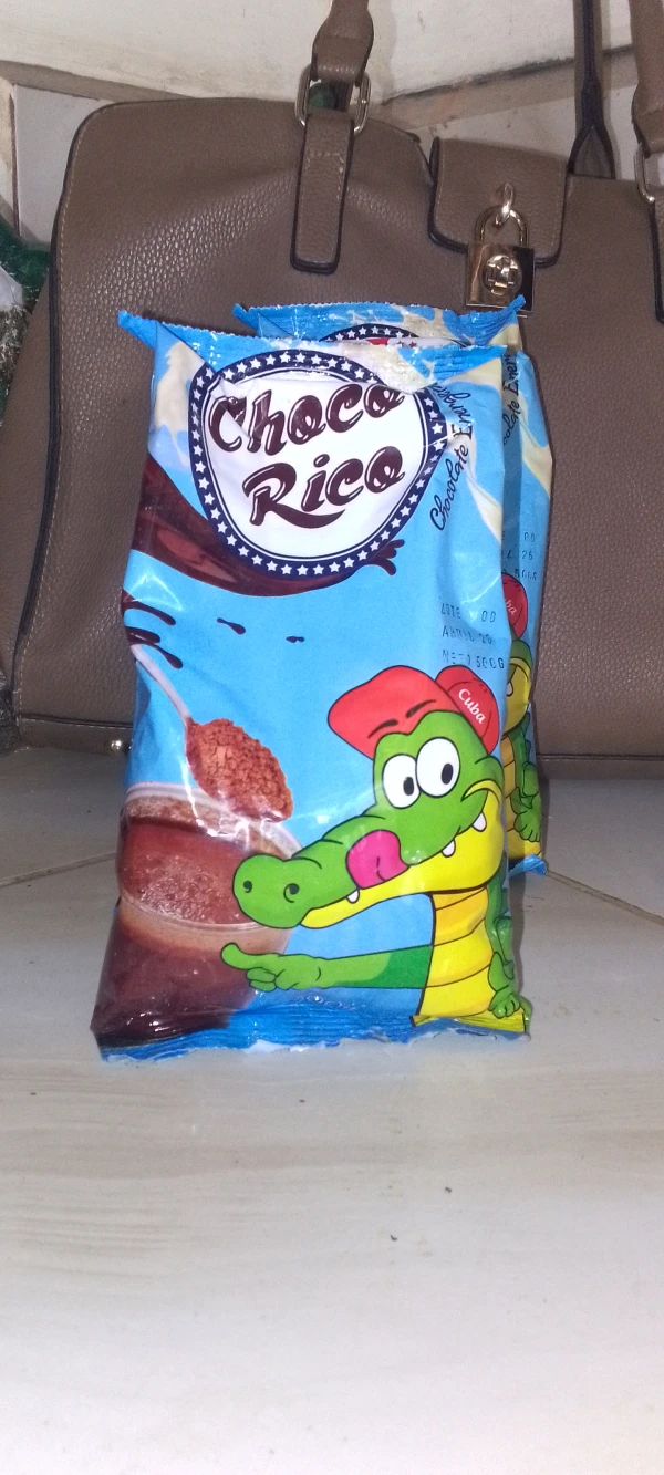 Paquetes de chocolate enpolvo con leche's foto | AlKombomaster |  BizneCubano