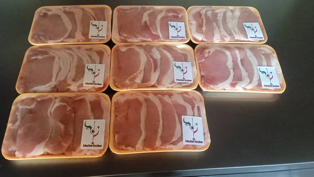 Pak de chuletas de cerdo's foto | AlKombomaster |  BizneCubano