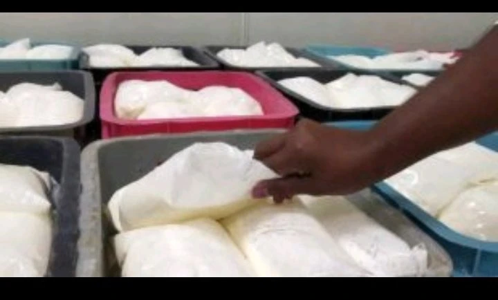 Yogurt natural de 2 LTS  8 bolsas's foto | AlKombomaster |  BizneCubano